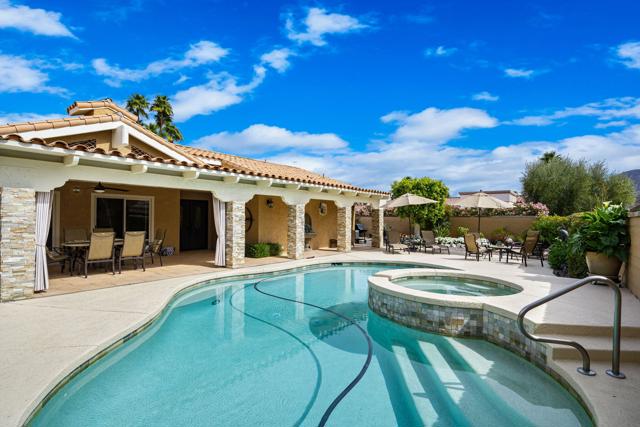 73580 Agave Lane, Palm Desert CA: https://media.crmls.org/mediaz/5a5ee732-10c1-4f66-b915-0164ab6ab321.jpg