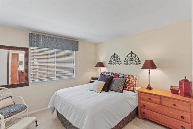 11464 Alborada, San Diego CA: https://media.crmls.org/mediaz/5a5eebc6-2311-43ed-9599-09ecd817a96b.jpg
