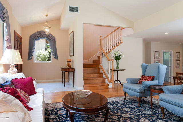 2167 Palomar Avenue, Ventura CA: https://media.crmls.org/mediaz/5a5f1521-b356-43ce-abd0-cbd749339acf.jpg