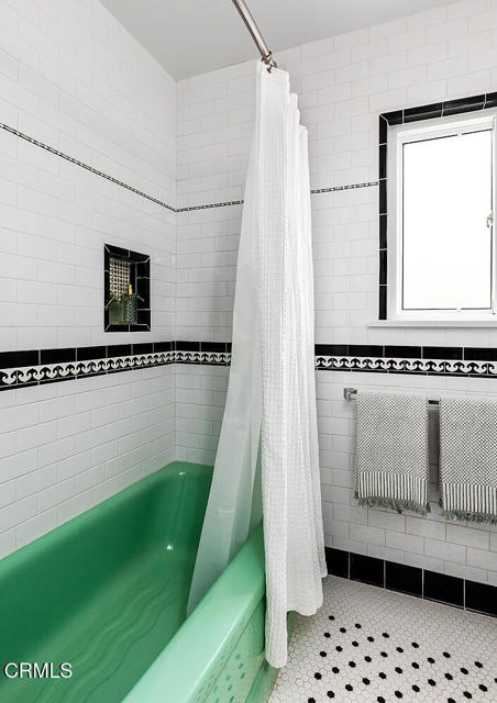 Detail Gallery Image 20 of 29 For 3663 Roderick Rd, Los Angeles,  CA 90065 - 3 Beds | 2 Baths