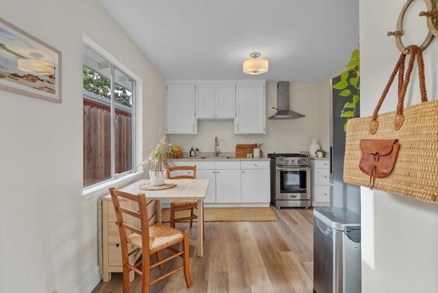 130 Hainline Road, Aptos CA: https://media.crmls.org/mediaz/5a5f77d4-0ef2-43ab-8661-bb38cf14522d.jpg