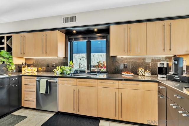 36 Admiralty Cross, Coronado CA: https://media.crmls.org/mediaz/5a5fc19a-e51f-4325-897a-8f83daf21ad0.jpg