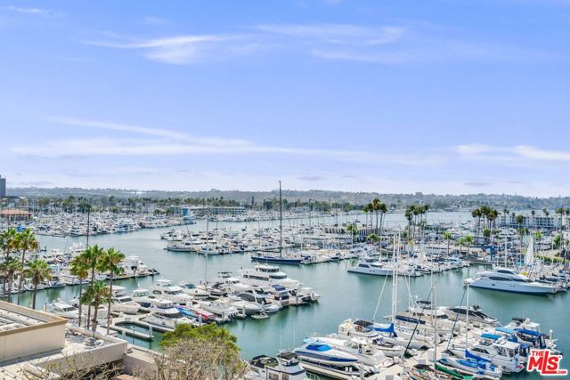 4335 S Marina City Drive, Marina del Rey CA: https://media.crmls.org/mediaz/5a606268-cc46-44ce-a63e-0edf100f9b9b.jpg