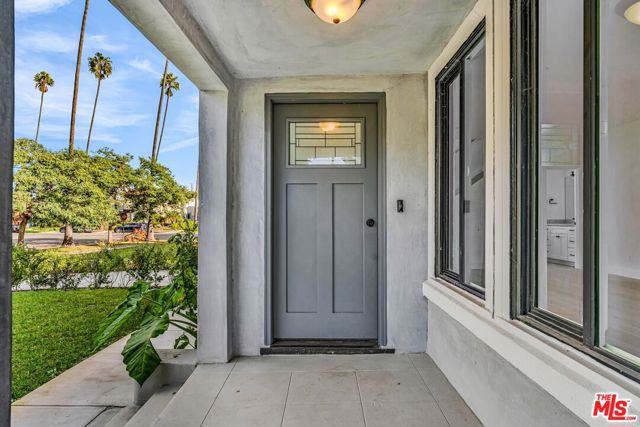 4308 Victoria Park Drive, Los Angeles CA: https://media.crmls.org/mediaz/5a612db8-8a63-4b3c-aa28-d5a51a17ed96.jpg