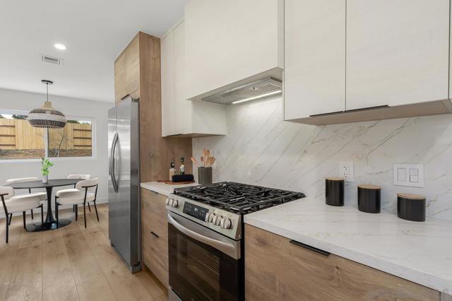 3297 Ashford, San Diego CA: https://media.crmls.org/mediaz/5a616637-4f8c-47ef-81d8-9e3a8afe1992.jpg
