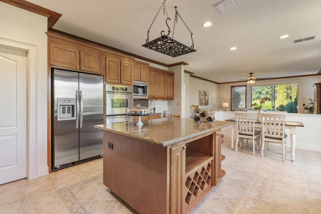 310 Via Vaquero Norte, San Juan Bautista CA: https://media.crmls.org/mediaz/5a61f5d4-704a-4e3d-951c-686cd322ac12.jpg