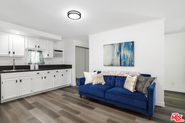 21040 Hackney Street photo 7