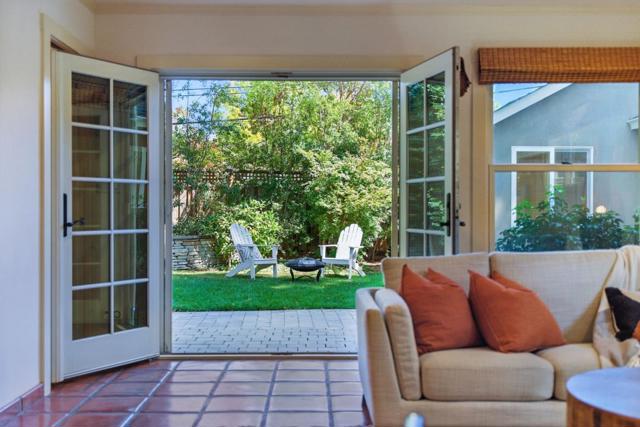 161 Jeter Street, Redwood City CA: https://media.crmls.org/mediaz/5a6275ae-be59-4de9-8c8b-f9fa3b7426f8.jpg