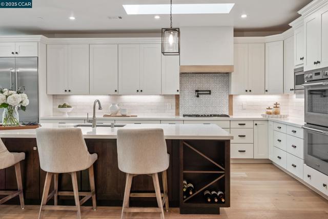 267 Valle Vista Dr, Danville CA: https://media.crmls.org/mediaz/5a628945-d509-479f-8630-4dab1ec47782.jpg