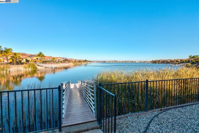 1440 Riva Trigoso Dr, Manteca CA: https://media.crmls.org/mediaz/5a629998-331f-452f-a0ef-ef5fc2589eff.jpg