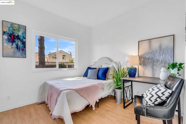 2912 Flint St, Union City CA: https://media.crmls.org/mediaz/5a631931-267a-43fd-a043-58fcc0dc4da4.jpg