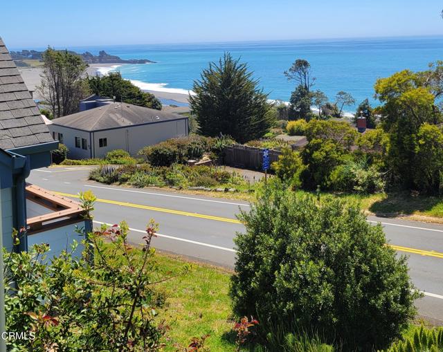 Detail Gallery Image 2 of 24 For 38934 Cypress Way, Gualala,  CA 95445 - 2 Beds | 2/1 Baths