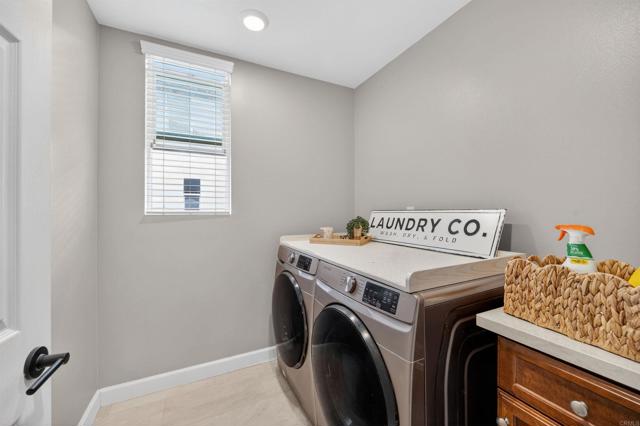 Detail Gallery Image 14 of 36 For 2860 Athens Rd #12,  Chula Vista,  CA 91915 - 4 Beds | 3/1 Baths