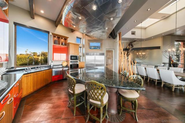 19210 Highland Hills Dr, Ramona CA: https://media.crmls.org/mediaz/5a65374d-e14a-4fd8-979a-8ee22496f372.jpg