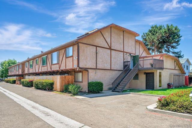 465 Fourth Ave, Chula Vista CA: https://media.crmls.org/mediaz/5a65e01a-aac0-4cdb-bc87-0ba259608b0e.jpg