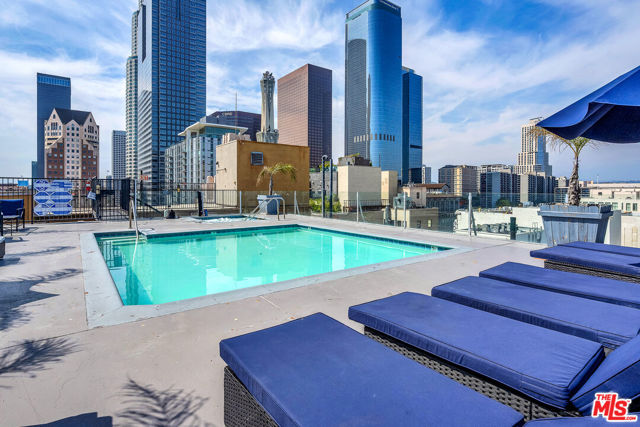 312 W 5th Street, Los Angeles CA: https://media.crmls.org/mediaz/5a66bd99-c165-41fe-b7e9-56874a52a212.jpg