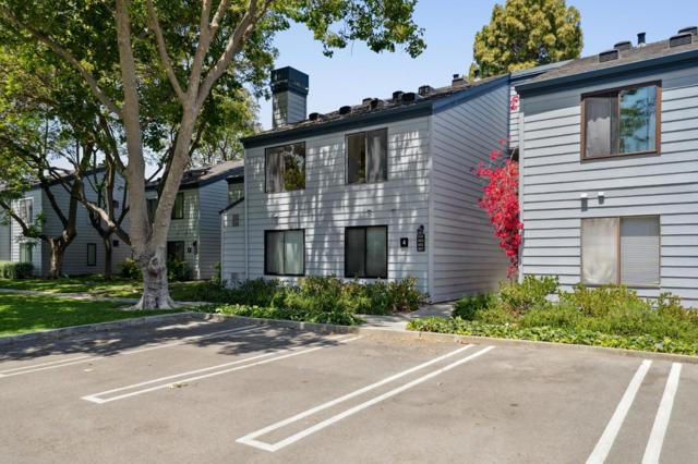 905 W Middlefield Road, Mountain View CA: https://media.crmls.org/mediaz/5a66fbbc-b0aa-4c5a-9e77-70adea282aeb.jpg