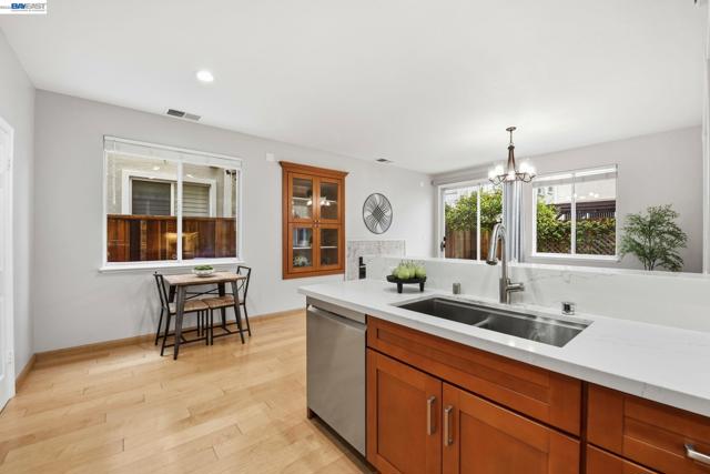 Image 18 of 55 For 15518 Harbor Way