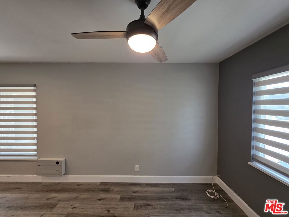 https://media.crmls.org/mediaz/5a6714cb-7d48-4fbd-b141-f86fad05484a.jpg?preset=X-Large