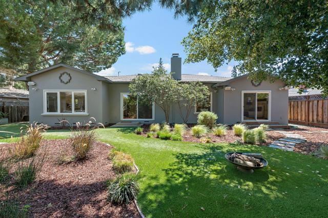 1152 Morton Court, Mountain View CA: https://media.crmls.org/mediaz/5a673ddc-b4c6-43eb-bb10-3da0169670fc.jpg