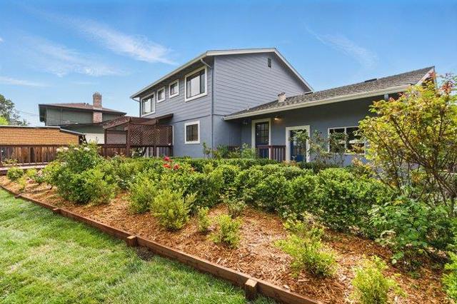 3642 Mcnulty Way, Redwood City CA: https://media.crmls.org/mediaz/5a675163-9297-4763-aa94-baee44c0d6cf.jpg