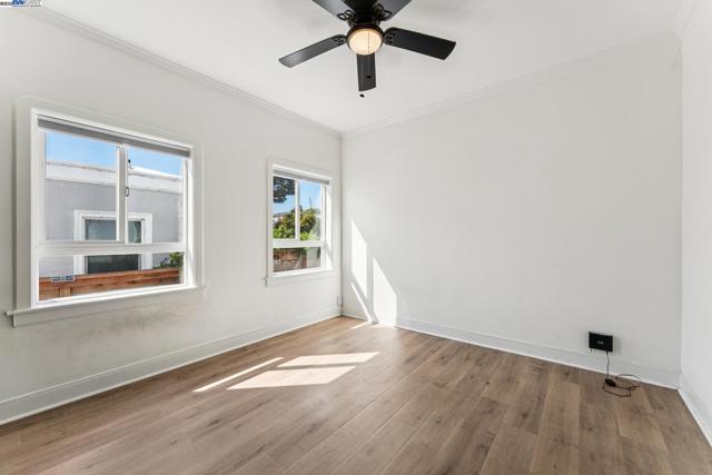 2734 Macarthur Blvd, Oakland CA: https://media.crmls.org/mediaz/5a679f84-e1f8-4724-a1ff-b6955ba7c7b3.jpg