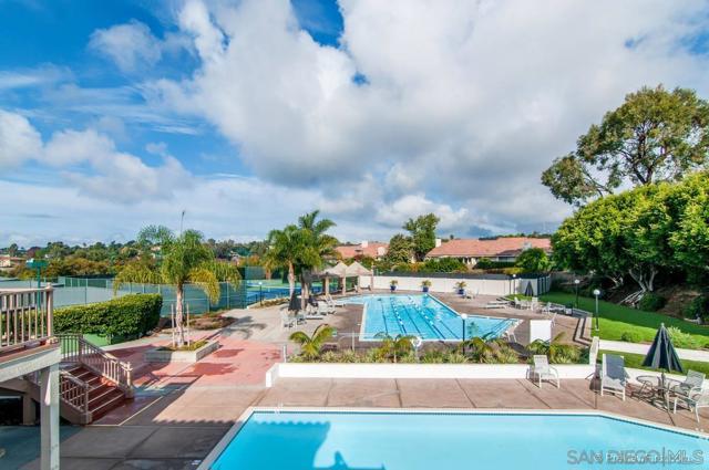 5438 Caminito Bayo, La Jolla CA: https://media.crmls.org/mediaz/5a6804f0-e5de-4351-8574-a8d8f9ebd08f.jpg