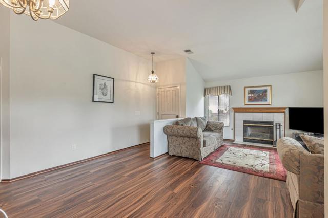 7510 Deveron Court, San Jose CA: https://media.crmls.org/mediaz/5a68316d-90ee-41ff-9cee-926115118a5e.jpg