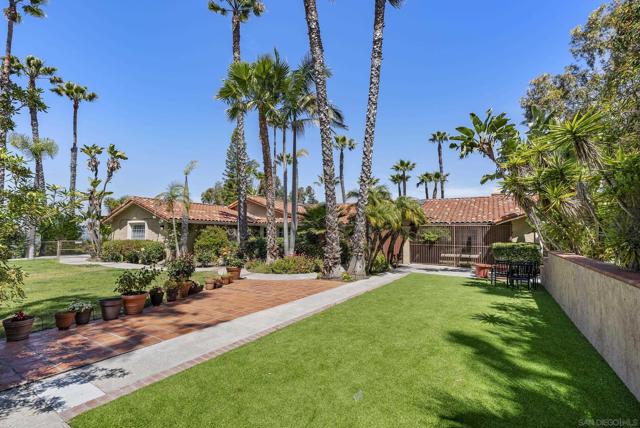 6518 Monte Fuego, Rancho Santa Fe CA: https://media.crmls.org/mediaz/5a68c6f0-4e74-4b1f-b395-e79daa981091.jpg