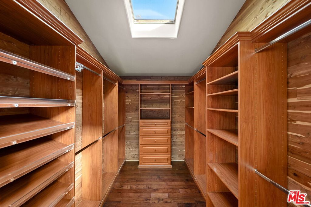 MLS #26862935 image #9