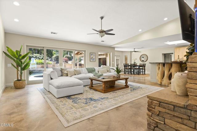 5710 Terra Bella Lane Lane, Camarillo CA: https://media.crmls.org/mediaz/5a69ad72-880e-40af-89b5-28a0b47c75a3.jpg