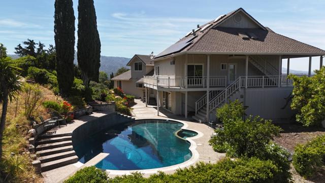 125 Drysdale Drive, Los Gatos CA: https://media.crmls.org/mediaz/5a6a0b3f-2589-41a8-ad05-d3b560cccd5e.jpg