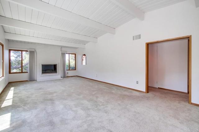 6032 Adobe Falls Rd, San Diego CA: https://media.crmls.org/mediaz/5a6a75c3-30c5-4f2e-9141-cccc774f81ef.jpg
