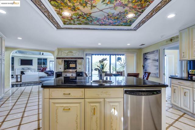 4146 Canyon Rd, Lafayette CA: https://media.crmls.org/mediaz/5a6a9e70-41ce-4973-9f96-5a5158b22ec8.jpg