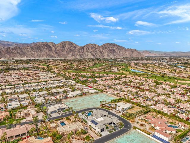 57645 Valley Lane, La Quinta CA: https://media.crmls.org/mediaz/5a6acc97-cf54-4509-b580-229826a1e822.jpg