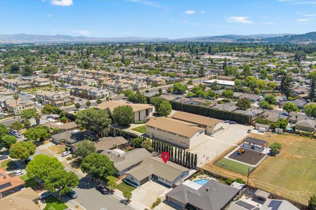770 Gary Street, Gilroy CA: https://media.crmls.org/mediaz/5a6b2ea0-8855-40ba-b670-7b0f571d295f.jpg