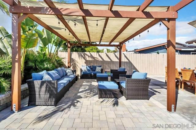 3978 Shenandoah Dr, Oceanside CA: https://media.crmls.org/mediaz/5a6b3b17-a070-46fe-afb2-89c3d1df8597.jpg