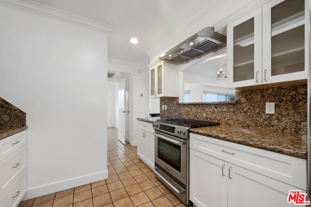 10787 Wilshire Boulevard, Los Angeles CA: https://media.crmls.org/mediaz/5a6b5f67-1198-4042-b317-7c7262cbb2be.jpg