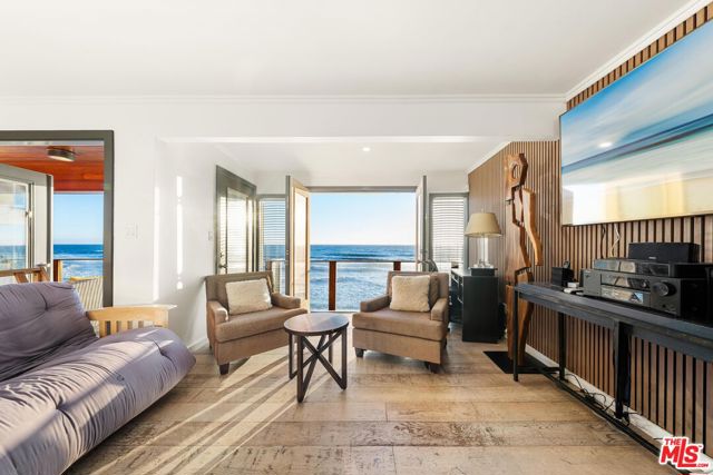 43000 Pacific Coast Highway, Malibu CA: https://media.crmls.org/mediaz/5a6b6ced-a391-4efb-9828-a9848b6c6154.jpg