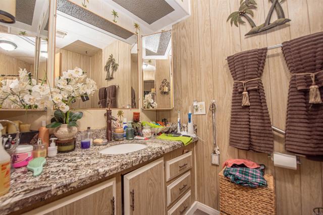 1010 Bobier Dr E, Vista CA: https://media.crmls.org/mediaz/5a6b9bec-aac3-4f1f-bd6a-6cff544d1f8c.jpg