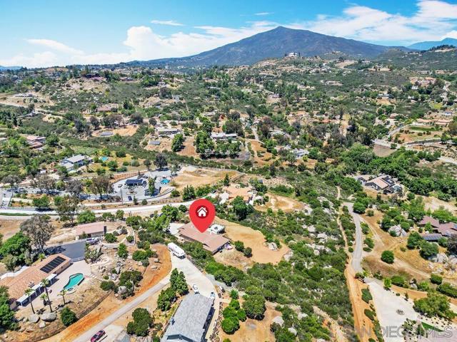 3176 Via Viejas, Alpine CA: https://media.crmls.org/mediaz/5a6bc033-bc5e-4299-99d6-b77294f51db7.jpg