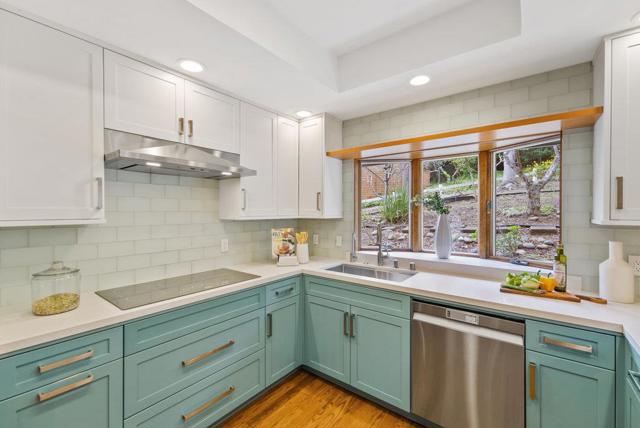 110 Limestone Lane, Santa Cruz CA: https://media.crmls.org/mediaz/5a6c676b-2949-498d-b91b-eaccf7c0453c.jpg