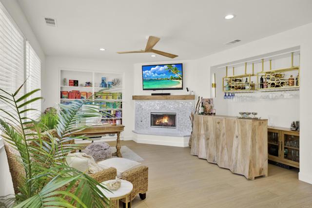 10576 Pinion Trl, Escondido CA: https://media.crmls.org/mediaz/5a6c796d-0cf5-4382-ba5c-93ae0c1ff066.jpg