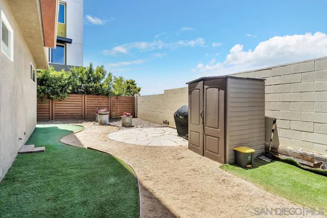 722 Anchor Ct, Chula Vista CA: https://media.crmls.org/mediaz/5a6cb38d-5a7a-4fd9-a030-09a2eafce45c.jpg