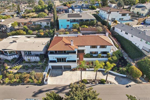 4367 Summit Dr, La Mesa CA: https://media.crmls.org/mediaz/5a6cb7e9-f80d-4e89-aca4-5626796d1749.jpg