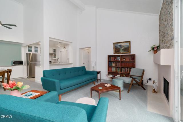 2206 Martinique Lane, Oxnard CA: https://media.crmls.org/mediaz/5a6cbc04-3c23-46ff-84a1-01ab658b38b6.jpg