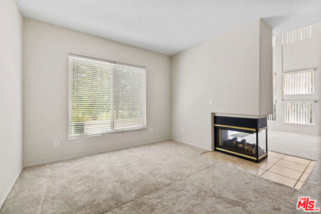 10790 Rose Avenue, Los Angeles CA: https://media.crmls.org/mediaz/5a6d1268-7597-495b-bfeb-4fc358797add.jpg