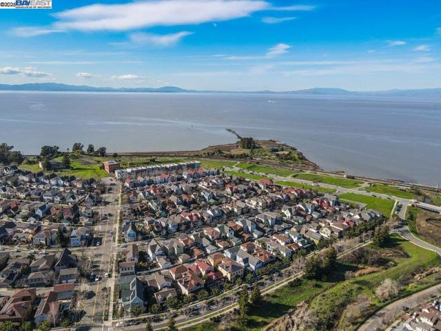 1166 Taraya Terrace, Hercules CA: https://media.crmls.org/mediaz/5a6d486f-e3bc-4721-8d29-cab87fba1c00.jpg