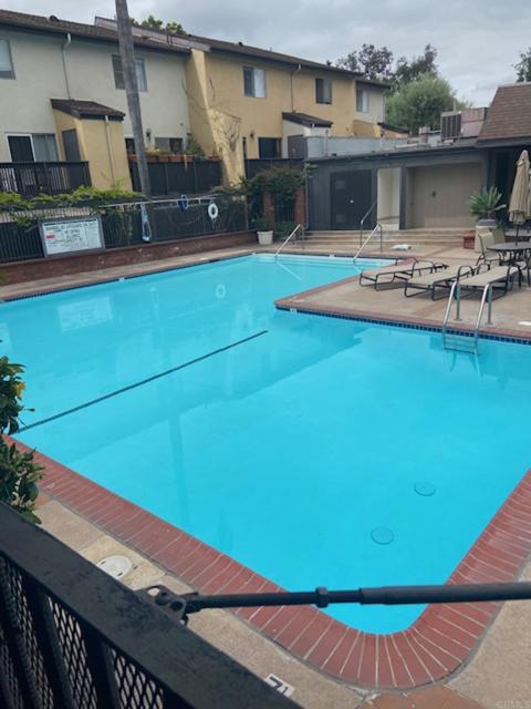 Detail Gallery Image 7 of 10 For 7982 Mission Center Ct #H,  San Diego,  CA 92108 - 2 Beds | 1/1 Baths