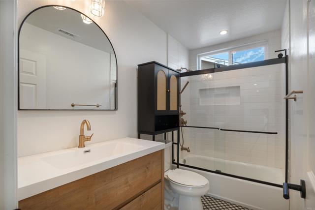 1337 Calle Colnett, San Marcos CA: https://media.crmls.org/mediaz/5a6d652a-5552-4927-8ed6-dfb1a15a3f12.jpg